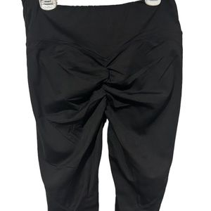 Crossover leggings with scrunch butt